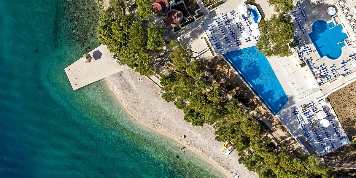 Vue aérienne du Bluesun Hôtel Berulia, Brela, Croatie