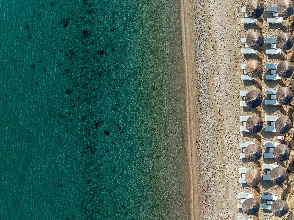 Vue aérienne sur la plage de l'hôtel, Domes Noruz Kassandra