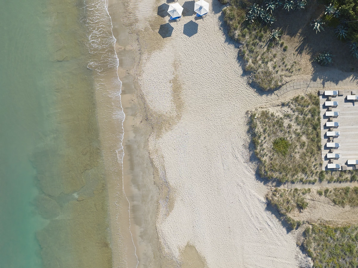 Vue aérienne sur la plage, Grecotel LUX ME Costa Botanica, Corfou, Grèce
