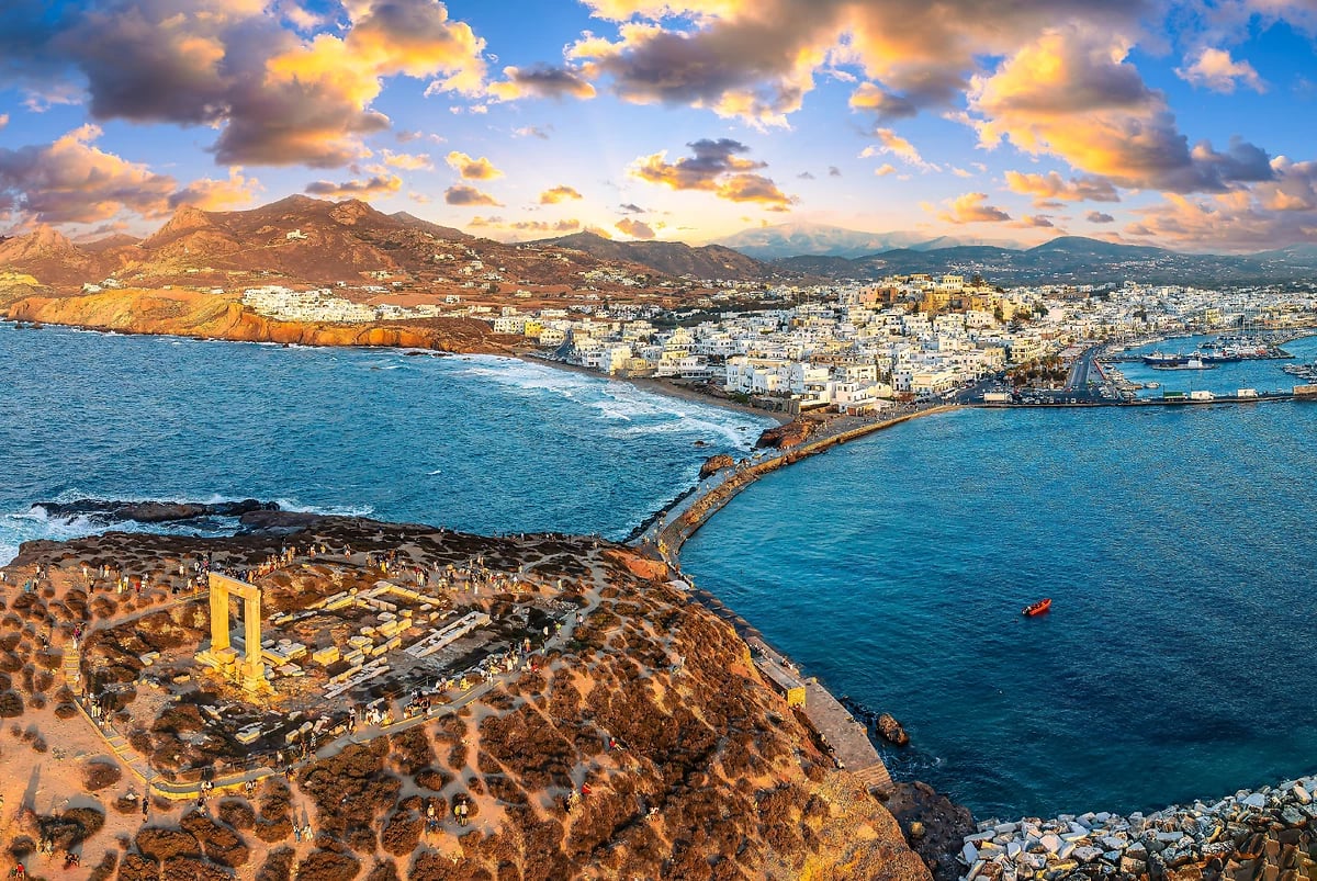 Panorama de la ville de Naxos au coucher du soleil, Naxos, Grèce