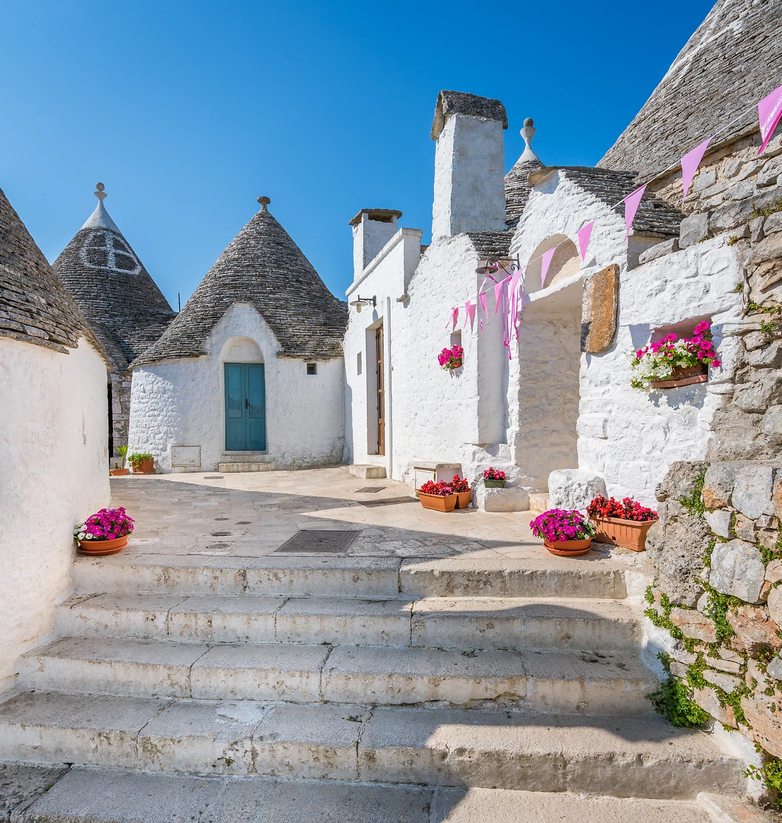 Rue typique de Alberobello, Pouilles, Italie