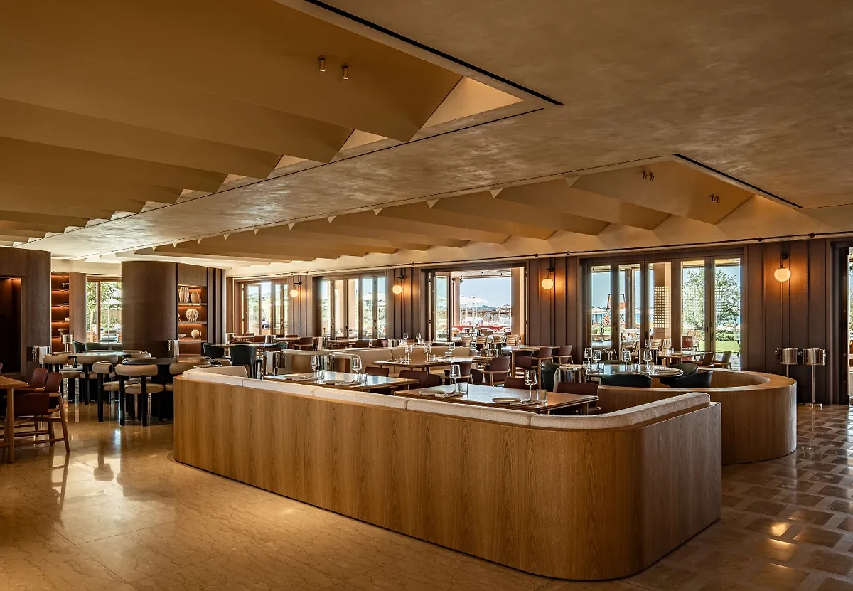 Restaurant, 91 Athens Riviera