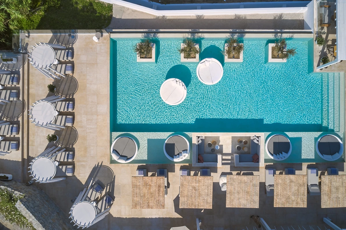 Piscine, Once in Mykonos