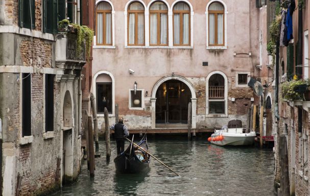 Façade côté canal, hôtel All'Angelo, Venise, Vénétie, Italie