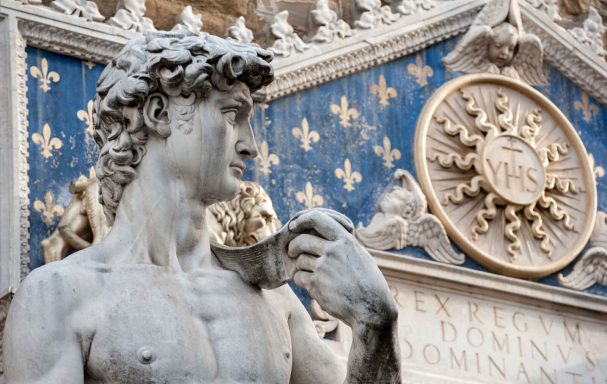 Copie du David de Michel-Ange, à l'entrée du Palazzo Vecchio, Galerie de l'Académie des Beaux-Arts, Florence, Italie