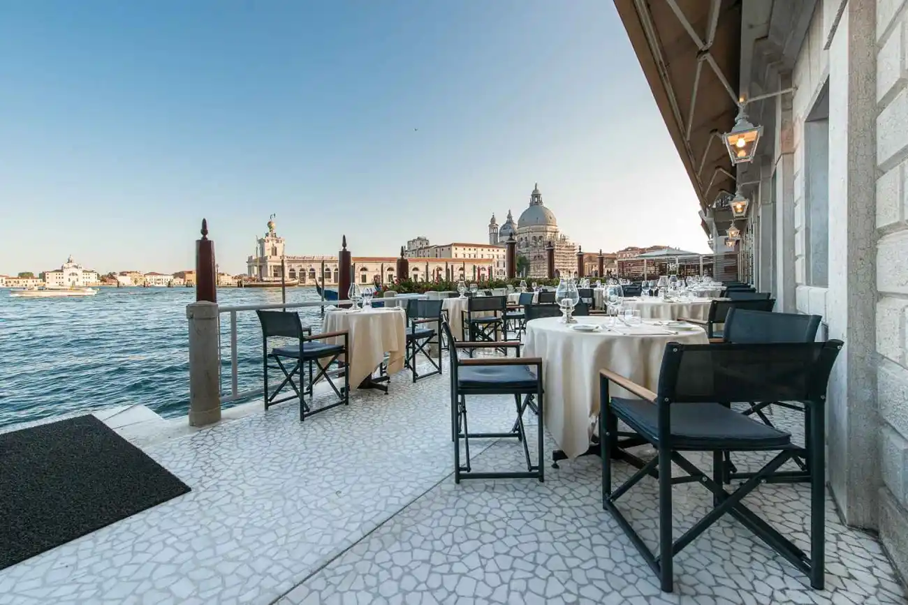 Restaurant, Hotel Monaco & Grand Canal