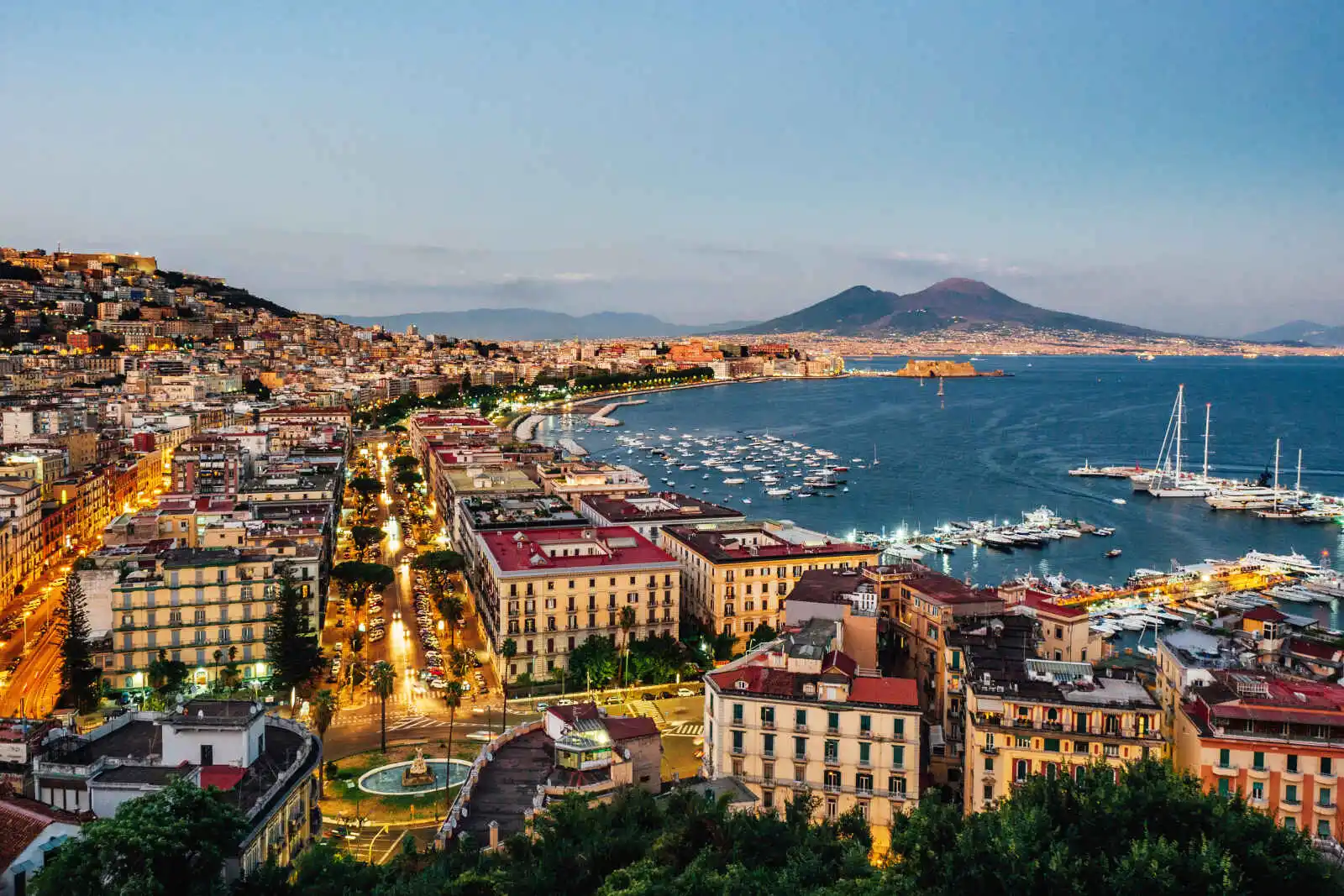 Vue sur la baie de Naples et le Vésuve, Campanie, Italie