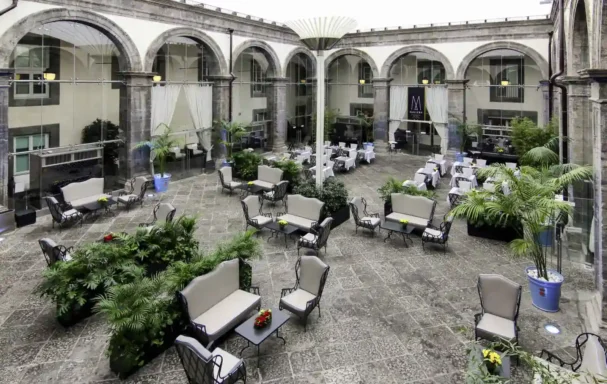 Restaurant, Palazzo Caracciolo