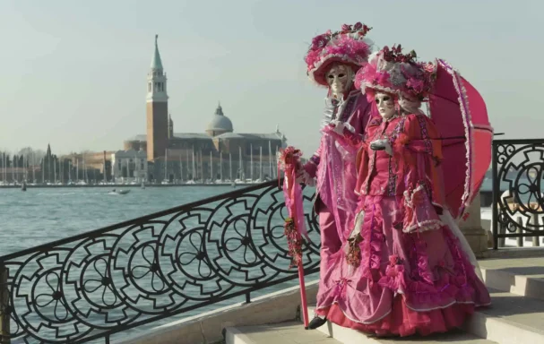 Couple au carnaval de Venise, Venise, Vénétie, Italie