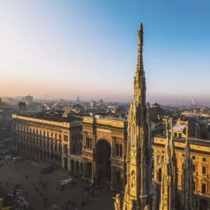 Vue depuis le Duomo sur la galerie Vittorio Emanuele II, Milan