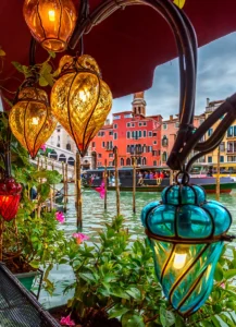 Lanternes décoratives, Grand Canal, Venise, Italie