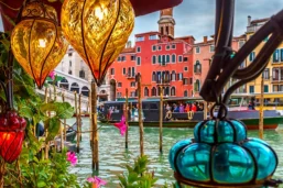 Lanternes décoratives, Grand Canal, Venise, Italie