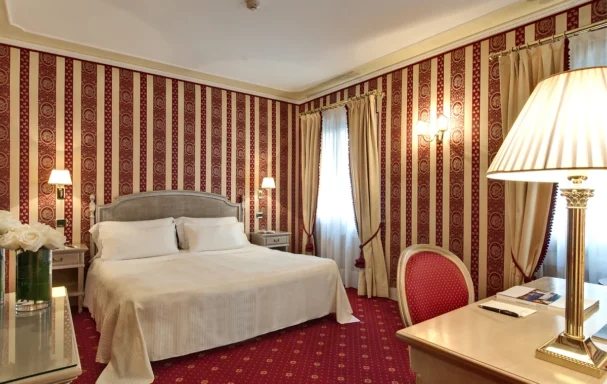 Chambre classique, hôtel Palazzo Sant'Angelo, Venise, Italie