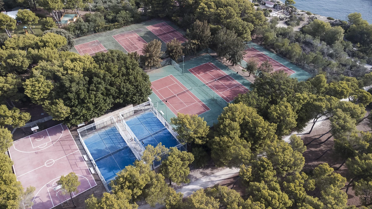 Cours de tennis, hôtel Mangia's Brucoli