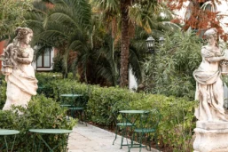 Cours intérieur, Il Palazzo Experimental, Venise, Italie