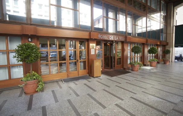 Entrée de l'hôtel, Sina de la Ville, Milan, Italie