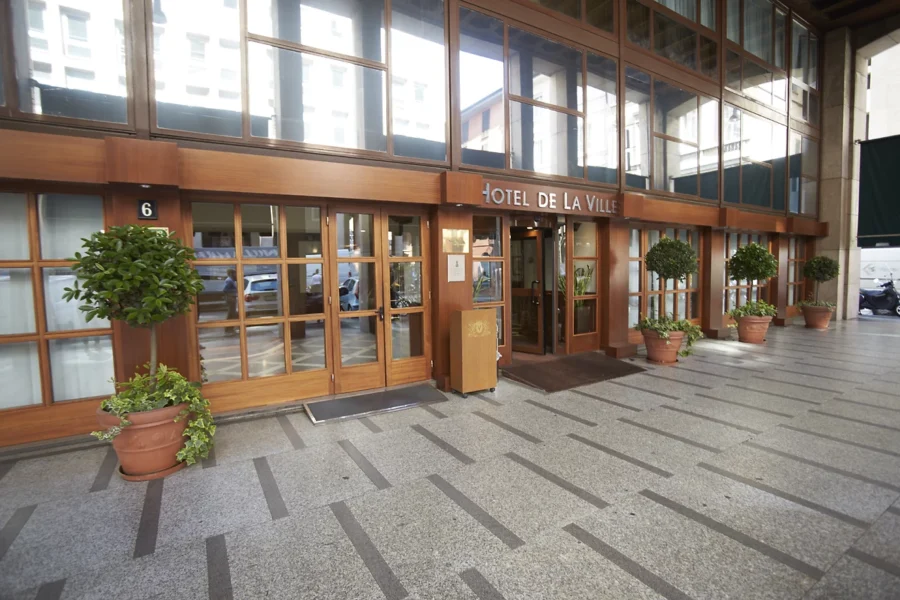 Entrée de l'hôtel, Sina de la Ville, Milan, Italie