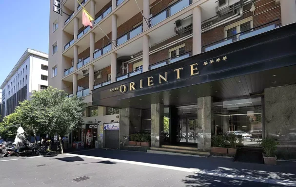 Entrée de l'hôtel, Grand Hotel Oriente