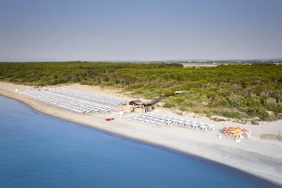 Vue de la plage, Torreserena, Pouilles, Italie