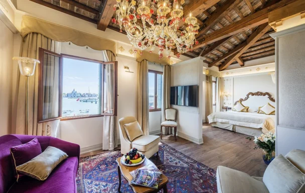 Suite junior, Hotel Monaco & Grand Canal