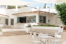 Bar, Ostuni a Mare, Pouilles, Italie