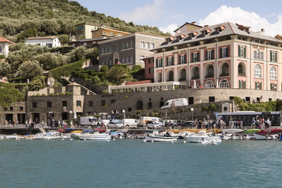 Façade, Grand Hotel Portovenere, Parc national des Cinque Terre (Cinq Terres), Ligurie, Italie