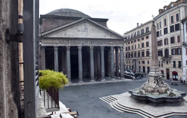 Vue sur le Pantheon, Antico Albergo del Sole al Pantheon, Rome, Italie