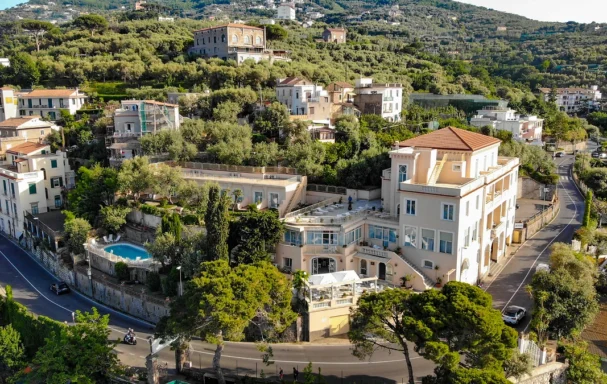 Vue aérienne, Miramare Hotel Sorrento, Sorrente, Italie
